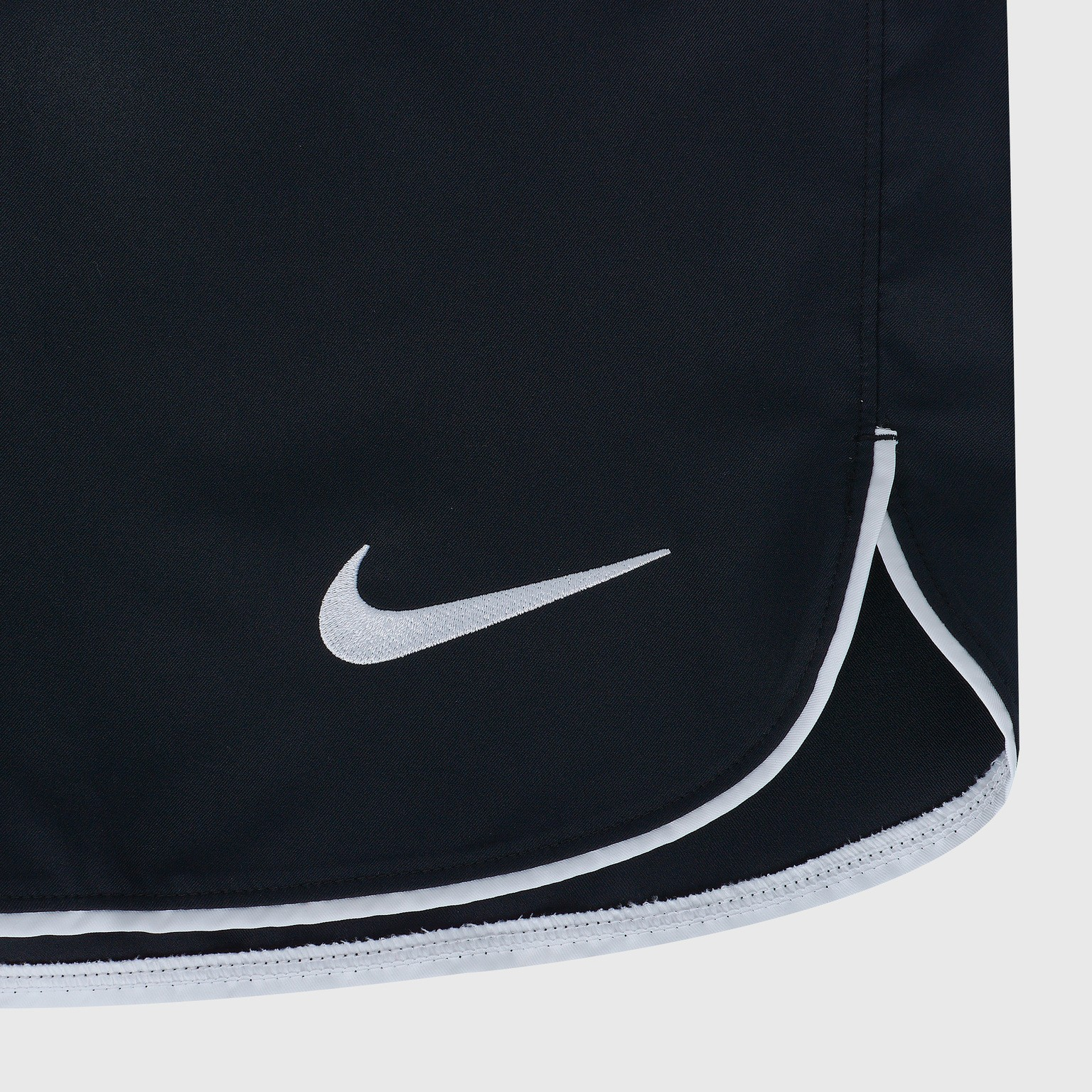 M Nk Df Lsr V Short W