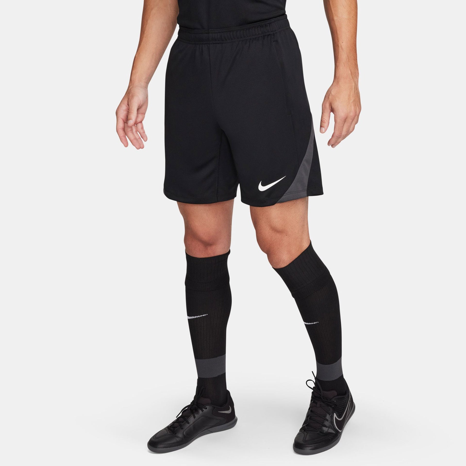 M Nk Df Strk Short Kz
